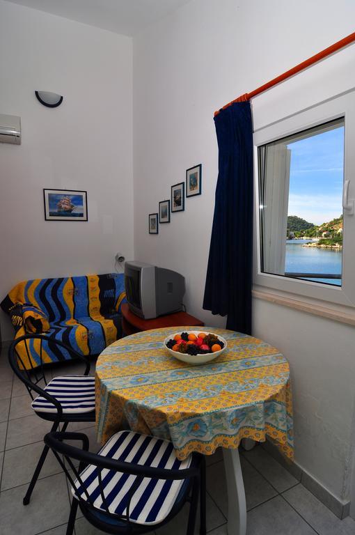 Apartments Livia Lastovo Chambre photo