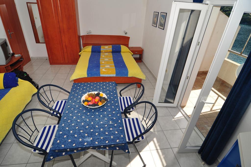Apartments Livia Lastovo Chambre photo